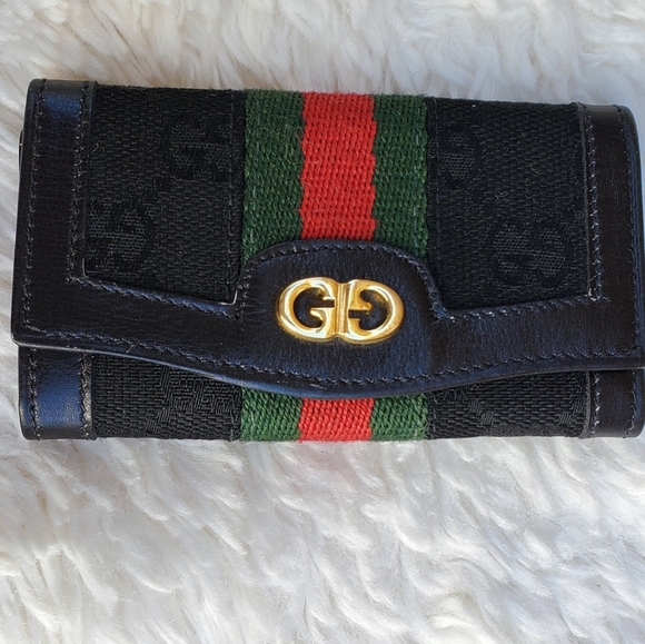 Gucci Accessories - Gucci key chain case